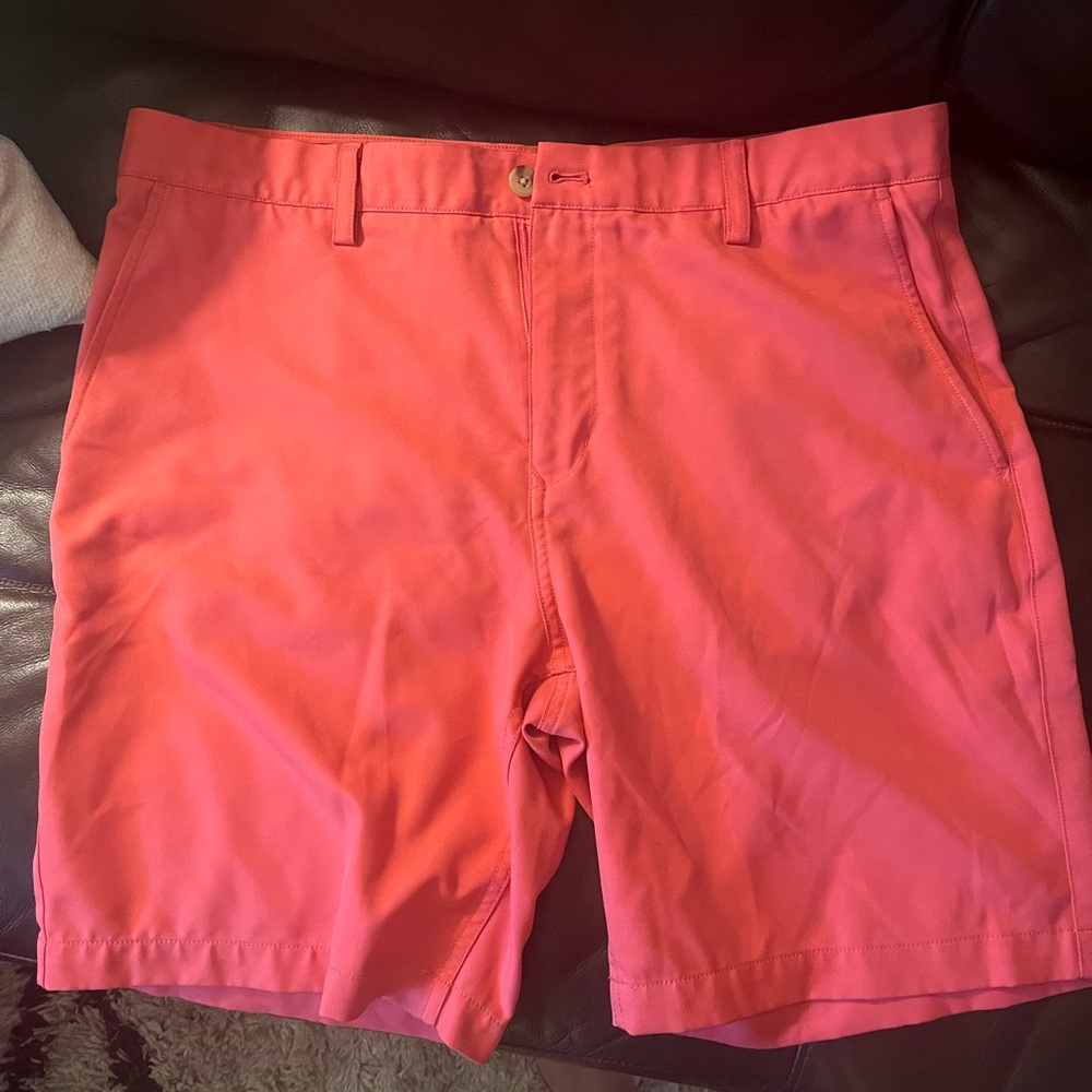 Vineyard Vines pink shorts